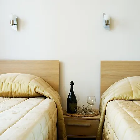 Hills מלון גברובו